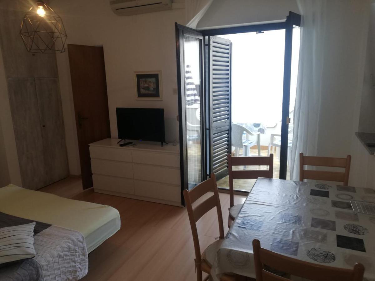Iva/Sepac 1 Apartment Krk Town Exterior photo
